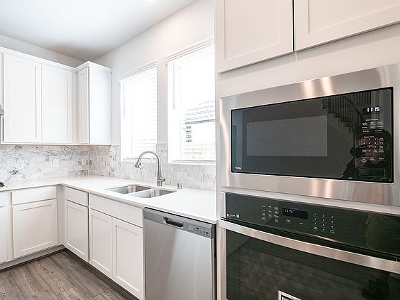 4th image of 12922 Ocean Breeze Ln