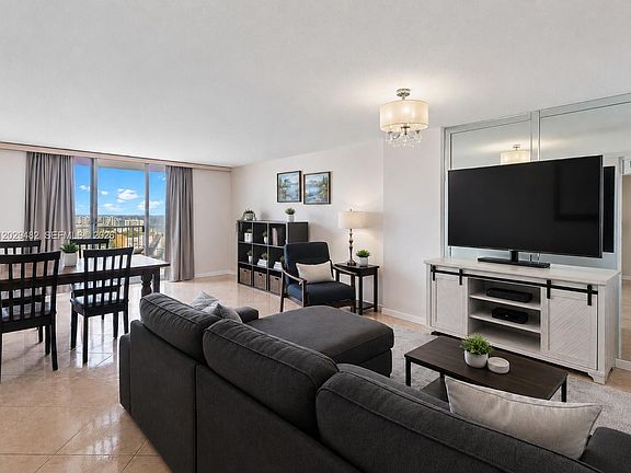4th image of 2801 NE 183rd St APT 1805W