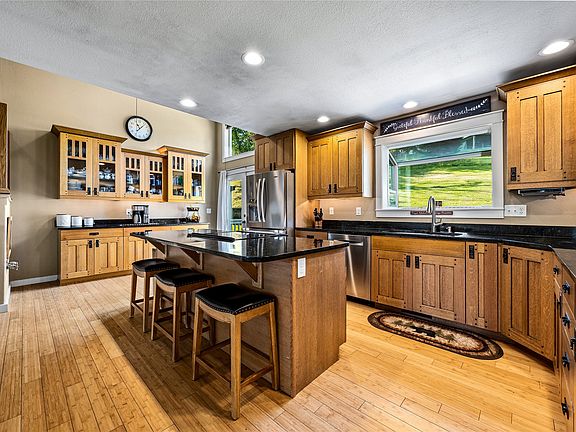 3rd image of 6715 Linda Vista Blvd
