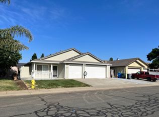 1865 Whispering Oaks Dr, Yuba City, CA 95991