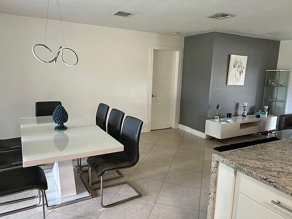 3rd image of 2400 SW 86th Ave #2400