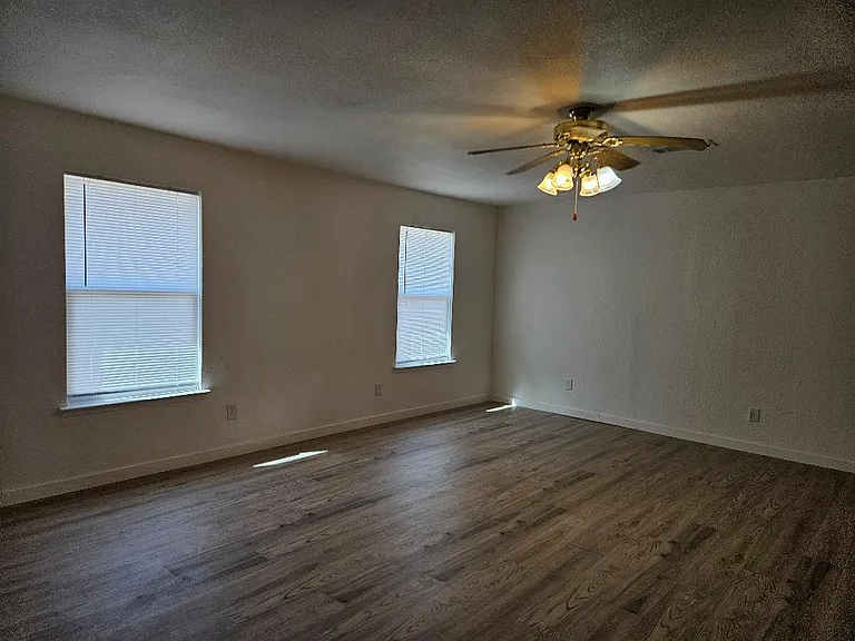 1511 W Mesa Park Dr — Photo 3