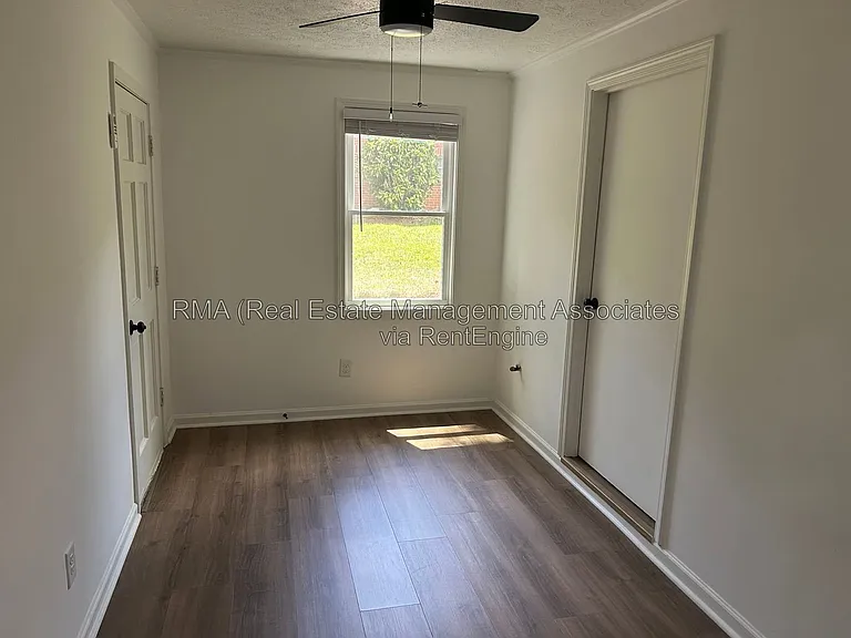 216 Hillandale Dr — Photo 8