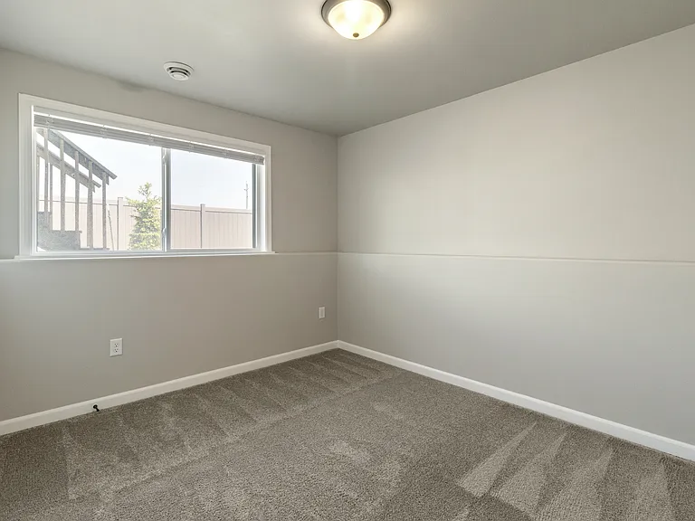 806 United Dr #1 — Photo 5
