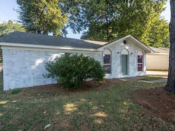 4th image of 90 Judge Smith Dr