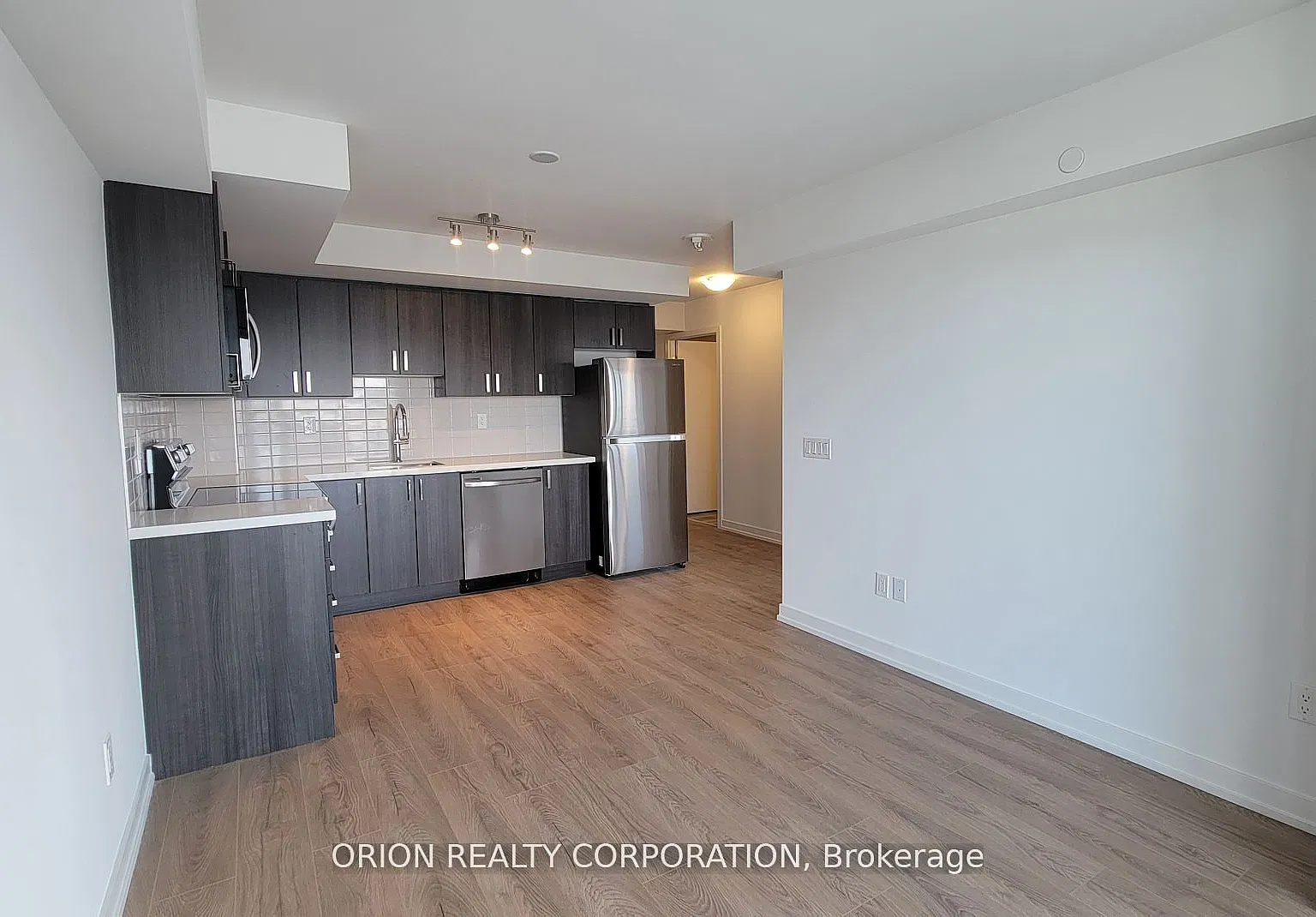 1435 Celebration Dr — Photo 3