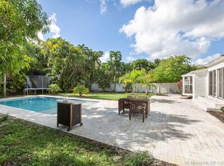 1010 NE 118th St, Biscayne Park, FL 33161