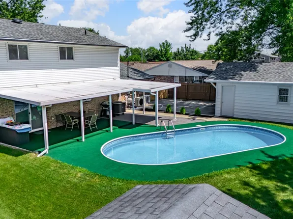 7028 Safari Dr, Dayton, OH 45424