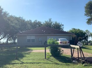 912 Albrecht Rd, Goliad, TX 77963