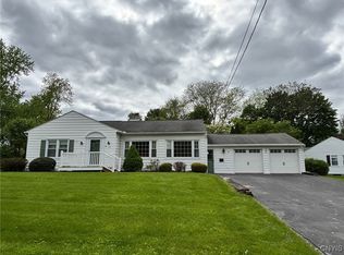 106 Euclid Dr, Fayetteville, NY 13066