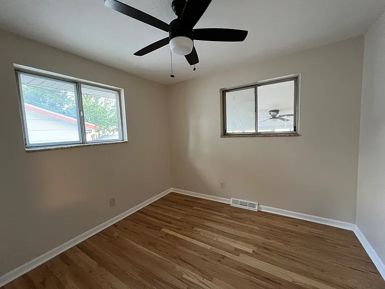 1129 Gard Pl — Photo 14