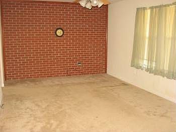 4th image of 68 Dale Dr