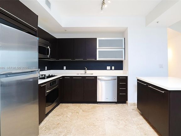 3rd image of 90 SW 3rd St APT 3002