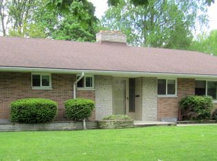 99 Croswell Rd, Columbus, OH 43214