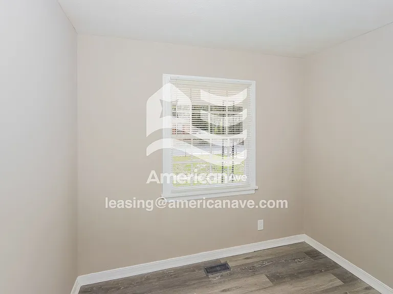 1825287_012_wm_-_bedroom_13187300.jpg