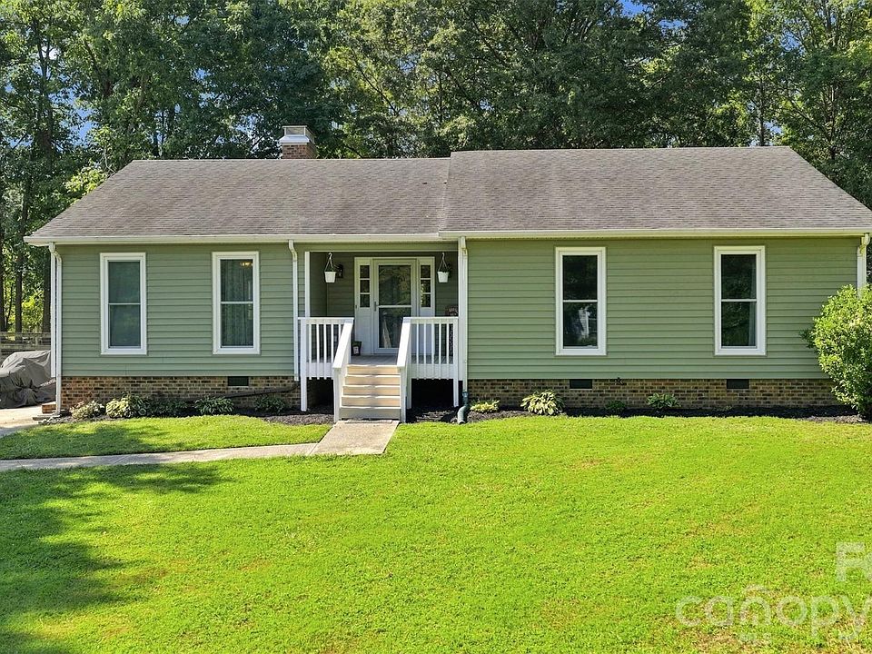1st image of 1405 Woodlark Pl