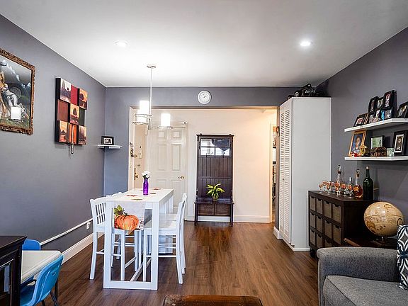 3rd image of 325 King St APT 1D
