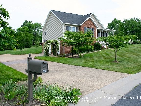 3rd image of 285 Robin Roost Ct