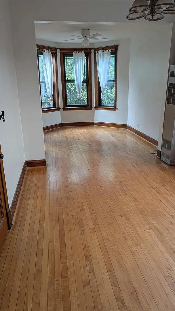 2 bed, 1200 sqft, $1,800 — Photo 4