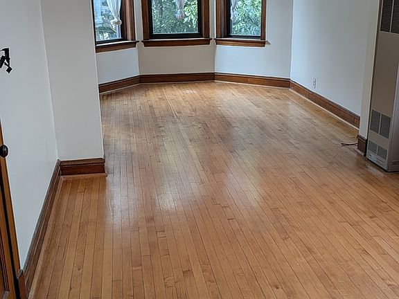 4th image of 2435 W Thomas St #3F