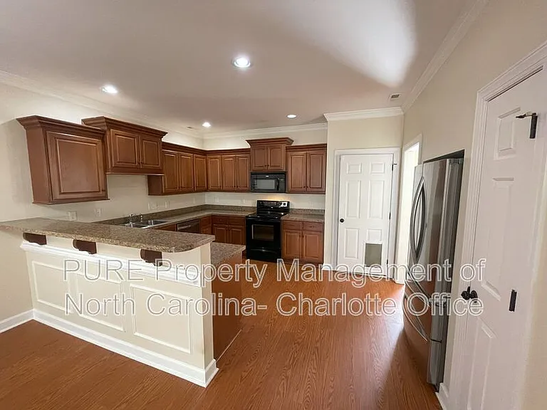 68 Wembley Dr — Photo 6