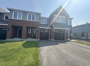 121 Ocala St, Ottawa, ON K2S2X2