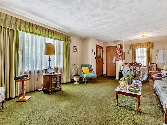 4th image of 1531 Guildhall Ave NW