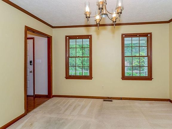 4th image of 3687 Chestnut Lake Ct