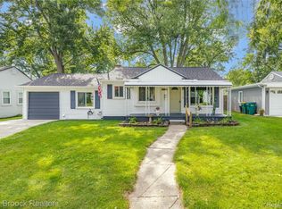 23169 Floral St, Farmington, MI 48336