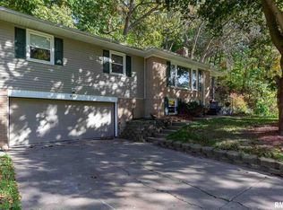 936 34th St, Moline, IL 61265