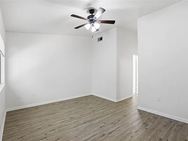 2219 SW 39th Way — Photo 10