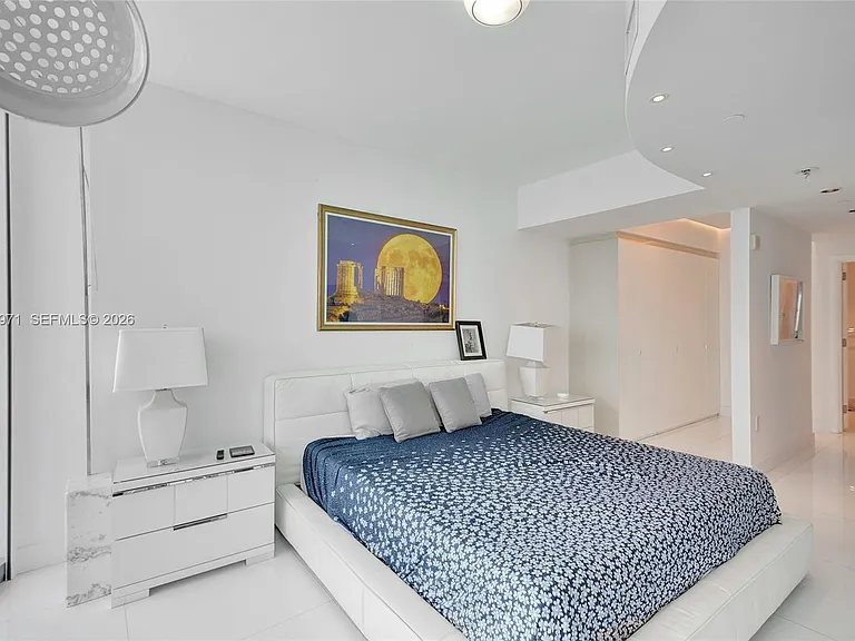17121 Collins Ave #3206 — Photo 6