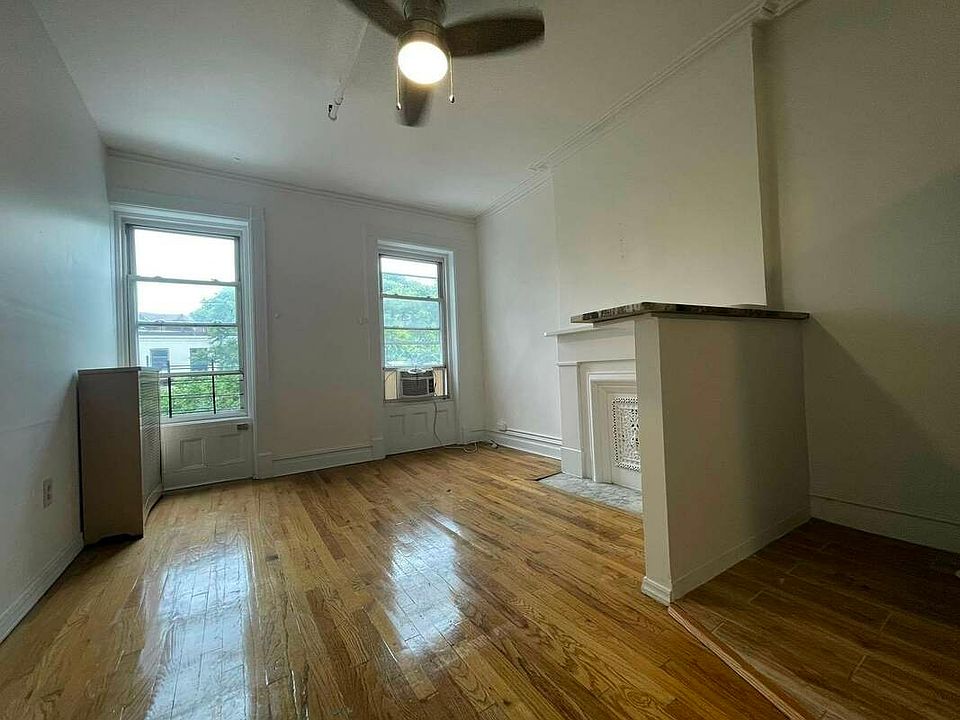 1st image of 138 Hancock St APT 4B
