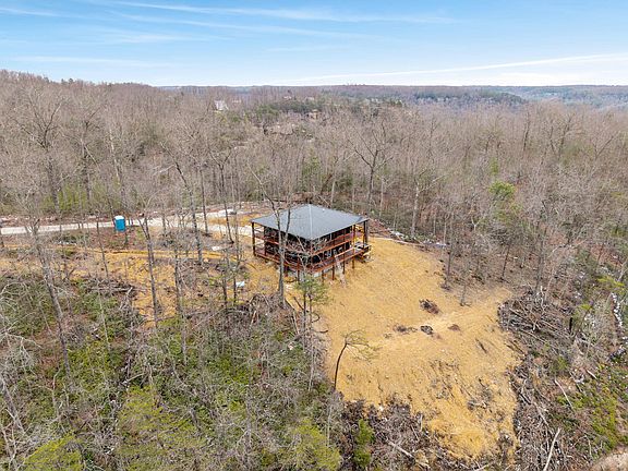 2nd image of 424 Spirit Ln