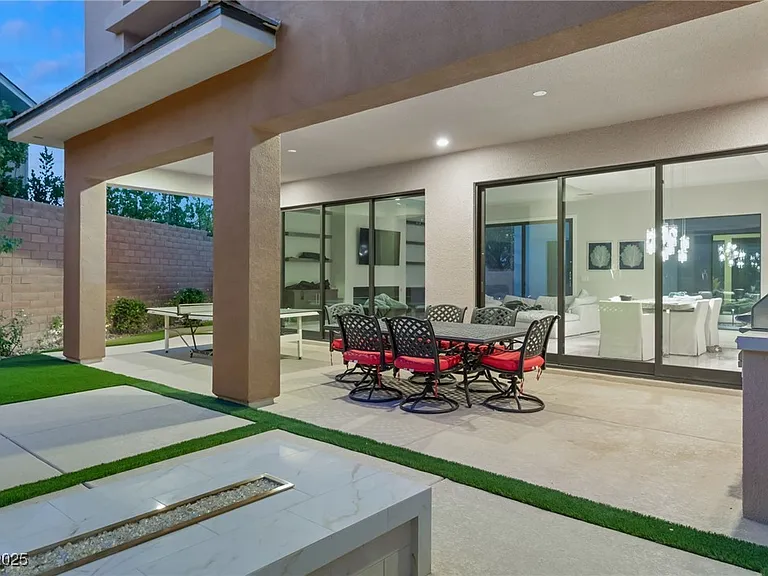 19 Garden Rain Dr — Photo 46