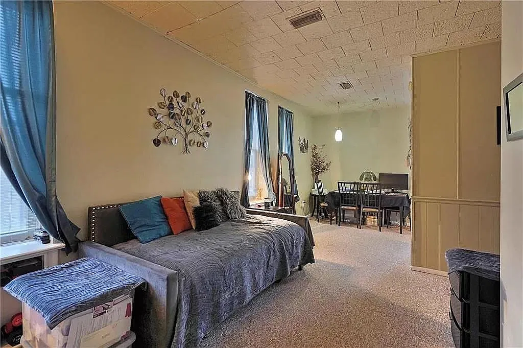 1 bed, 1000 sqft, $1,300 — Photo 3