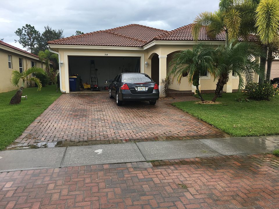 1st image of 754 Bent Creek Dr
