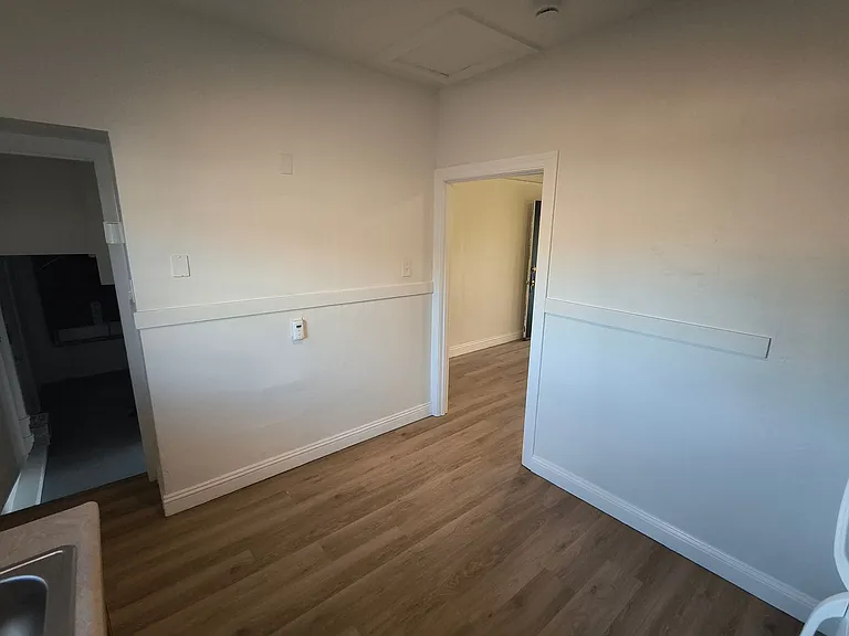 704 Simon St #&-22186 — Photo 10
