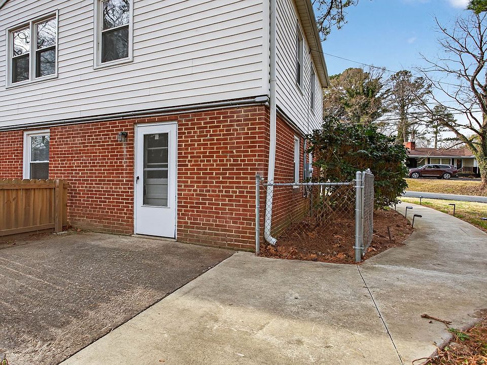 1st image of 127 Davis Dr