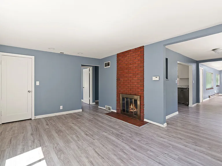 404 NE 155th St — Photo 14