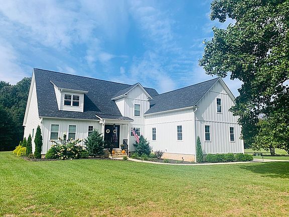 2nd image of 6209 Reata Dr