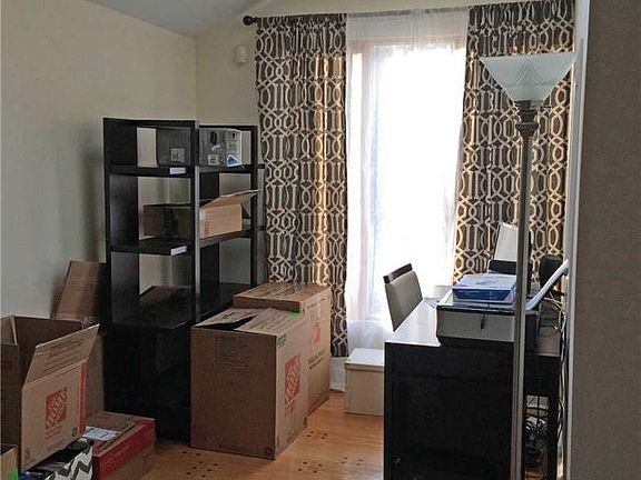 4th image of 105 Haven Ave