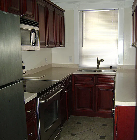 542 E Gaston St #B — Photo 2