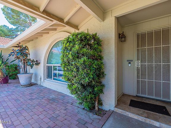 3rd image of 2743 E SIERRA Street