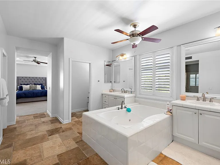 8 Victoria Ln — Photo 31