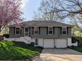 1001 S Ward Pkwy, Blue Springs, MO 64014