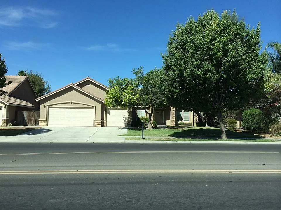 435 S 19th Avenue — Photo 2