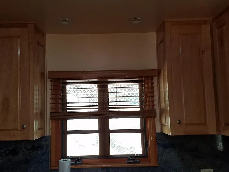 3445 Montrose Ave — Photo 3