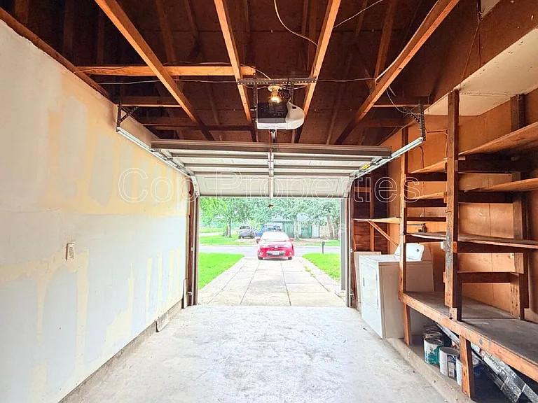 827 Dunwoodie Dr — Photo 15