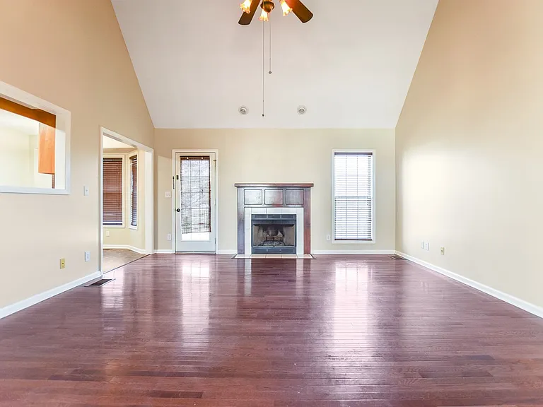 3886 Stella Dr — Photo 5